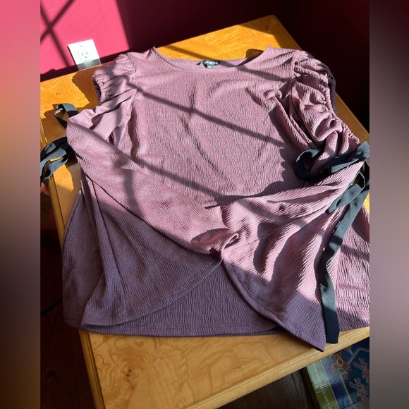 Express mauve top with cut outs on sleeves that tie sz S - Picture 9 of 10